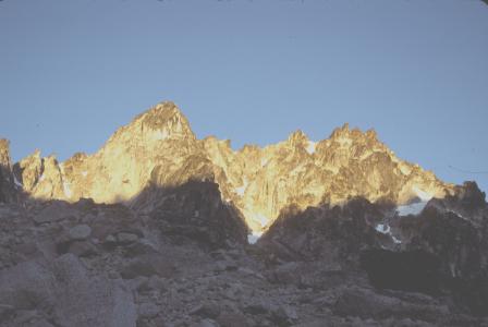 colchuck sunrise from approach